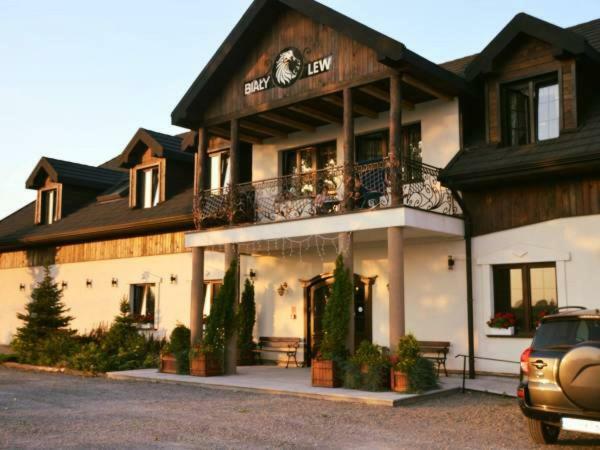 Osrodek Bialy Lew Bed & Breakfast Wojciechow  Bagian luar foto